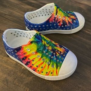 Toddler size 5 Native Jefferson slip on rainbow tie-dye kids shoe